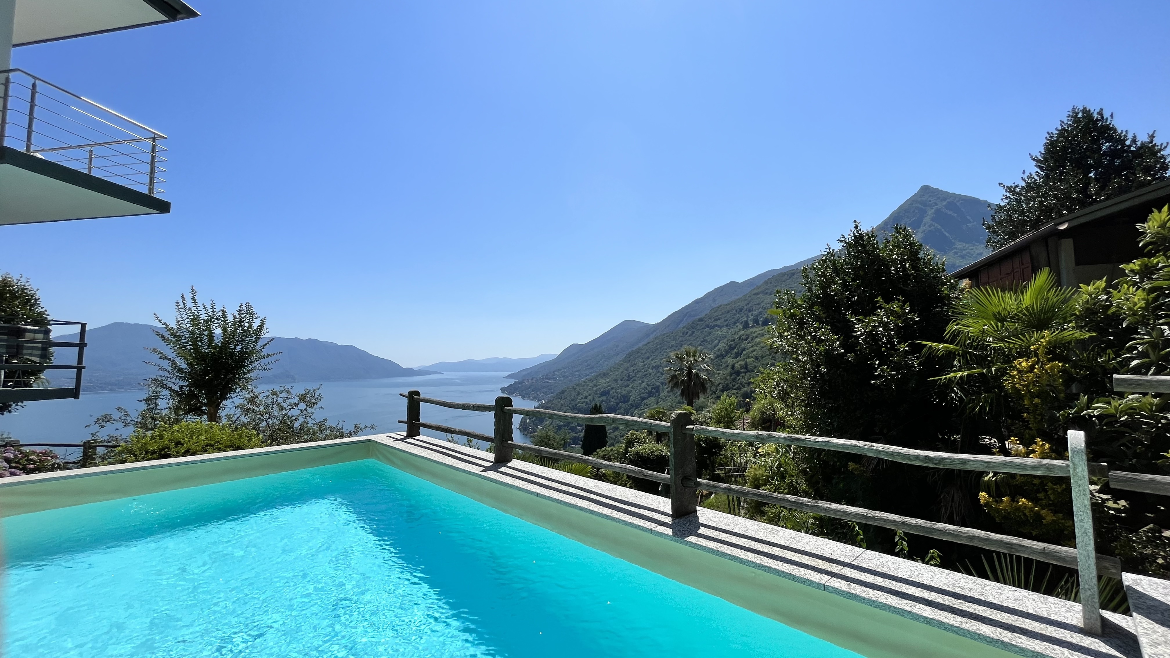 Panorama-Terrasse von Casa Valle mit Seeblick auf den Lago Maggiore, Cannero Riviera